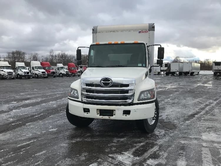 2015 Hino 268 in Buffalo, NY — photo 2