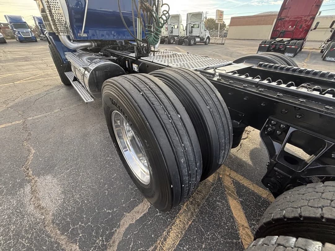 2019 Kenworth T800 in Irving, TX — photo 13
