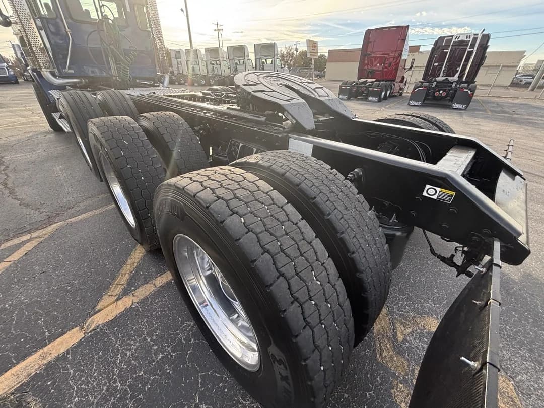 2019 Kenworth T800 in Irving, TX — photo 12