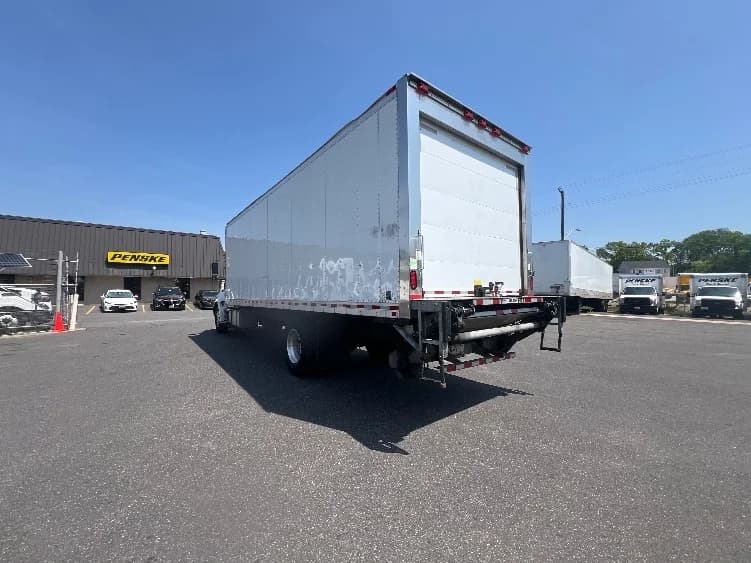 2018 Hino 338 in Baltimore, MD — photo 6
