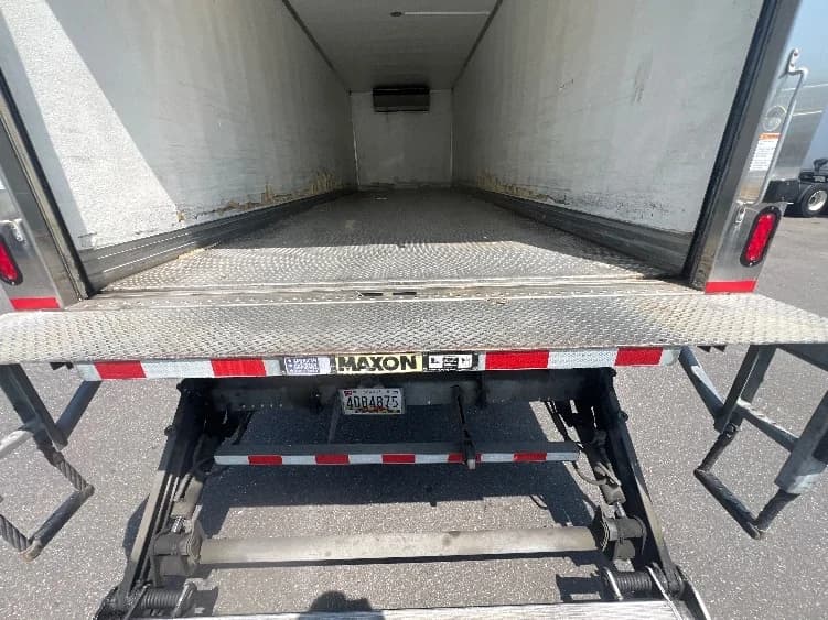 2018 Hino 338 in Baltimore, MD — photo 10