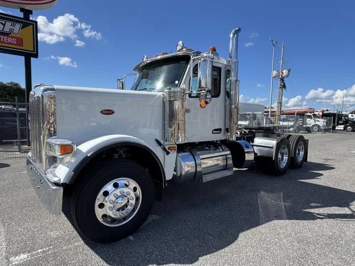 2026 Peterbilt 589 in Orlando, FL — photo 2