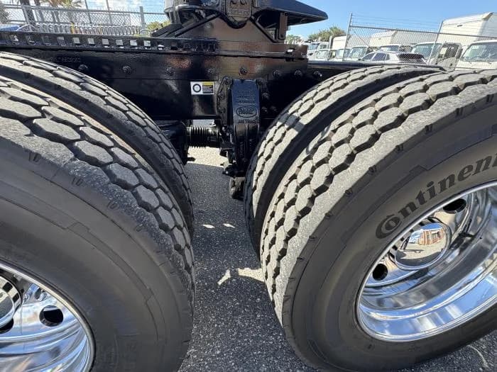 2026 Peterbilt 589 in Orlando, FL — photo 6