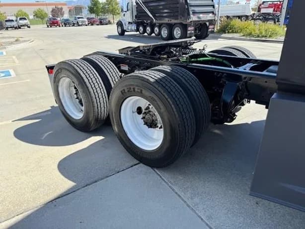 2022 Freightliner Cascadia in Salt Lake City, UT — photo 4