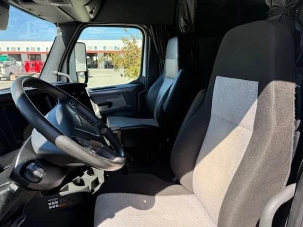 2022 Freightliner Cascadia in Salt Lake City, UT — photo 10