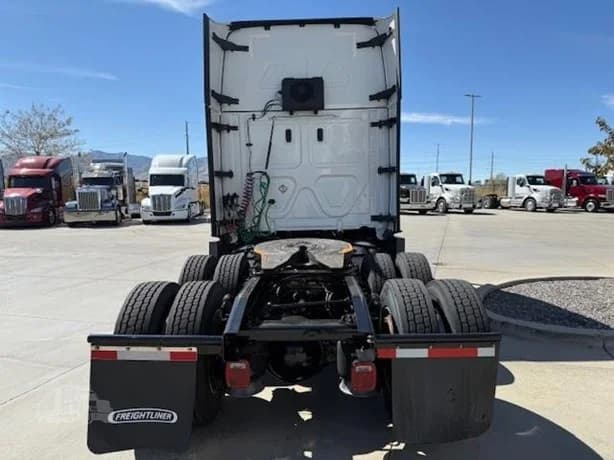 2022 Freightliner Cascadia in Salt Lake City, UT — photo 5