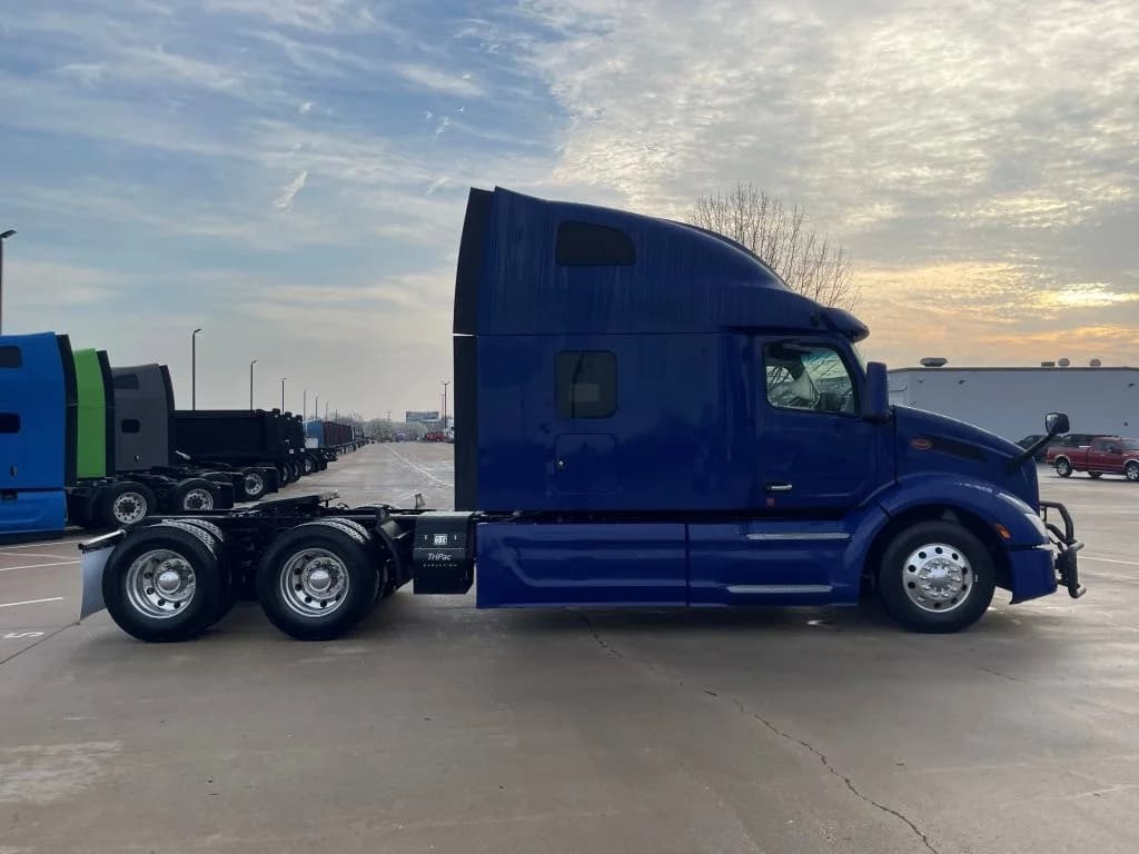 2023 Peterbilt 579 in Springfield, MO — photo 6
