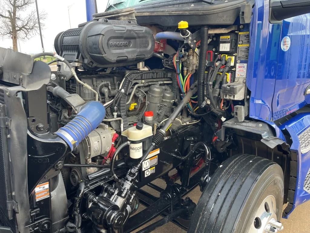 2023 Peterbilt 579 in Springfield, MO — photo 9
