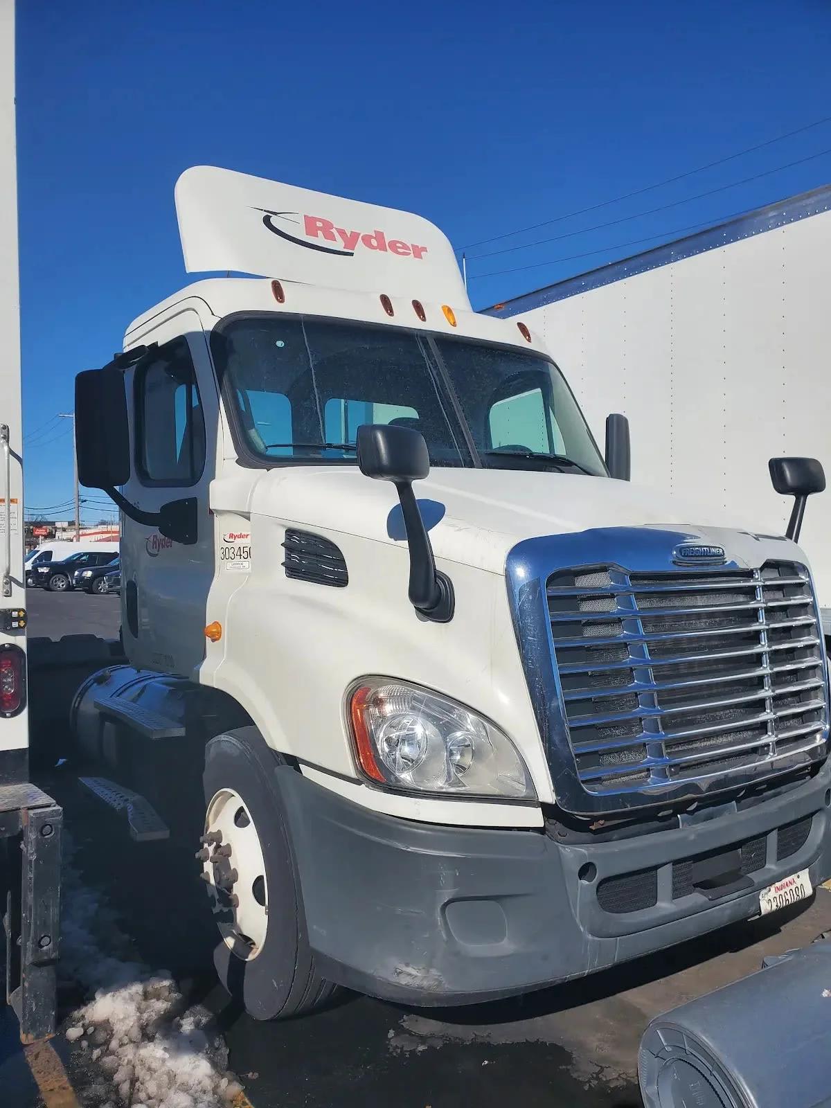 2014 Freightliner Cascadia in Beltsville, MD — photo 3