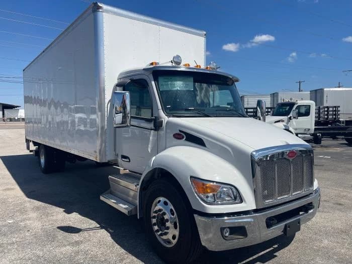 2025 Peterbilt 536 in Dallas, TX — photo 4