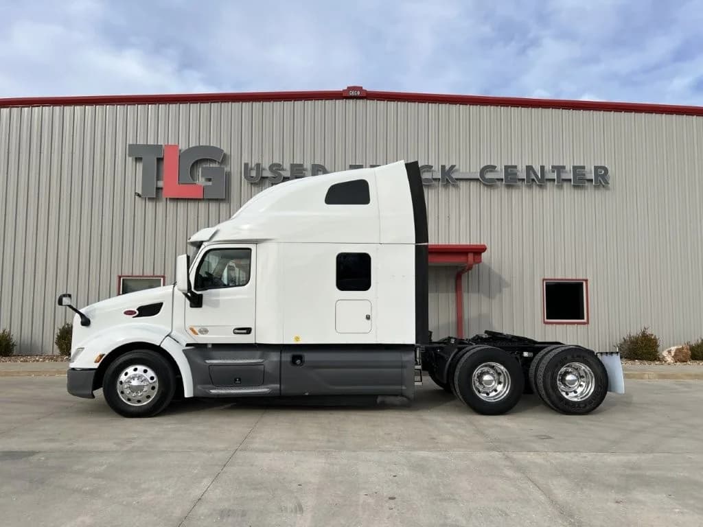 2021 Peterbilt 579 in Lowell, AR — photo 2