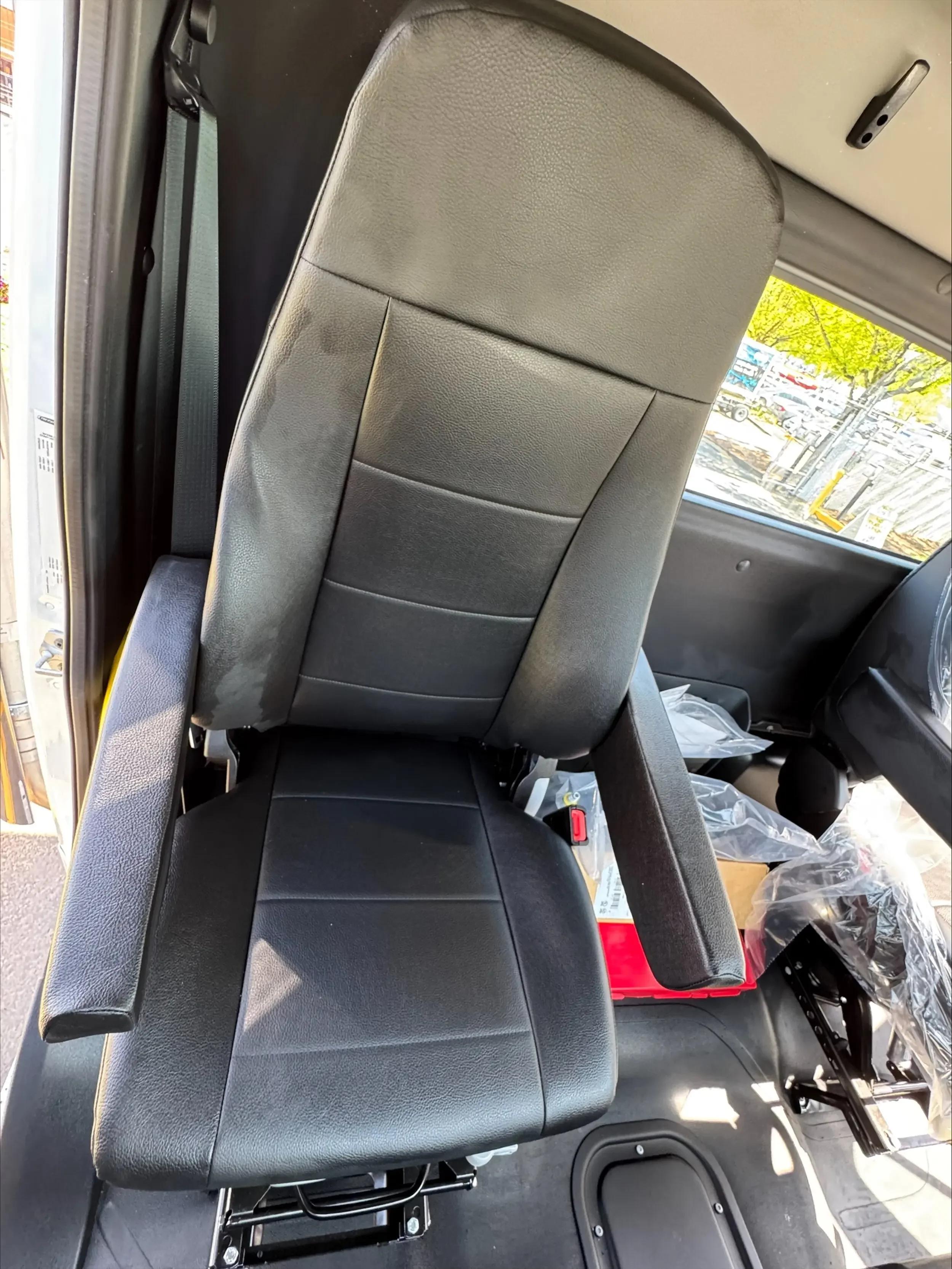 2025 Freightliner 108SD in Portland, OR — photo 13
