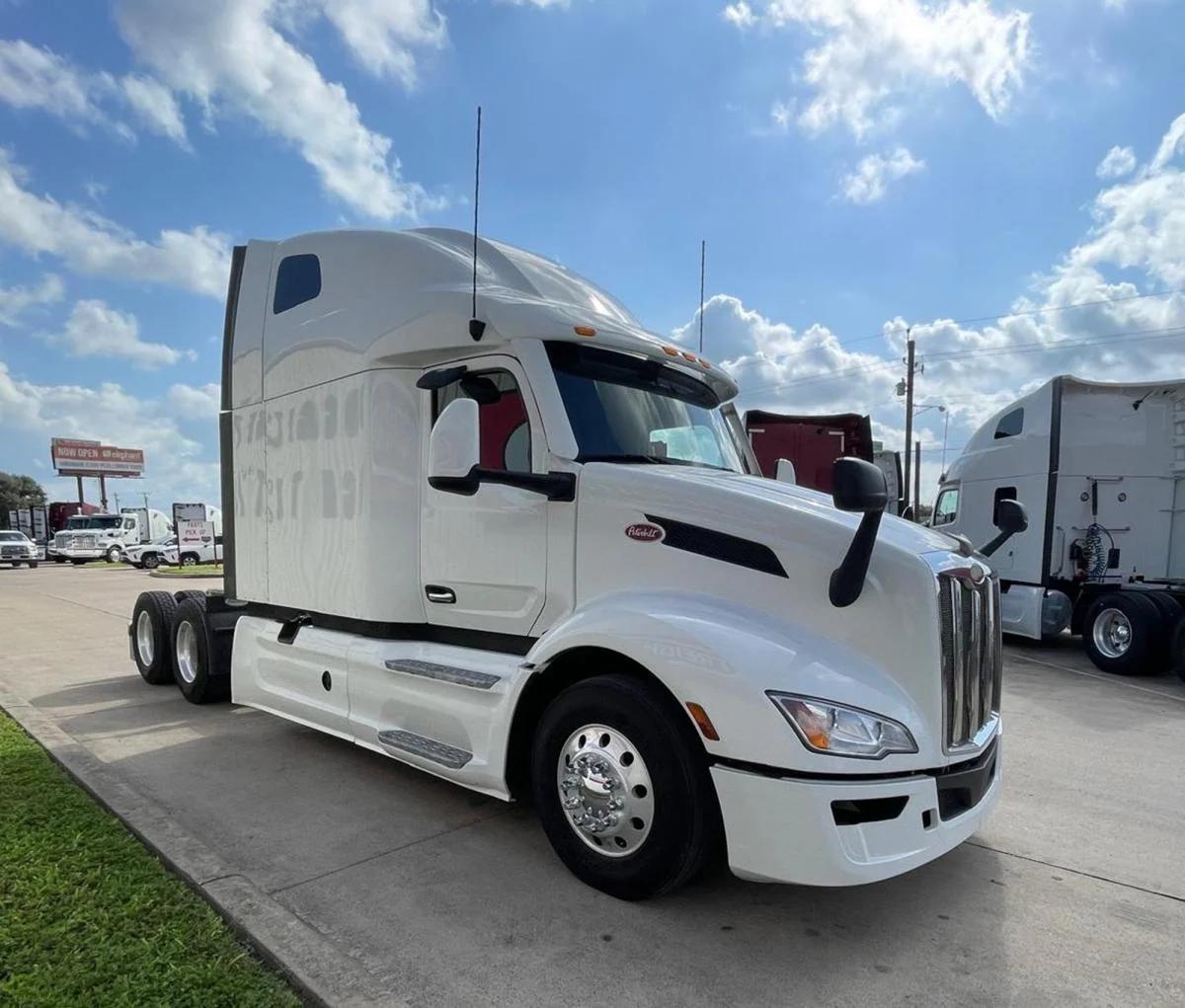 2023 Peterbilt 579 in Pharr, TX