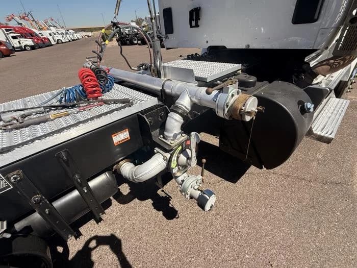 2023 Peterbilt 579 — photo 8