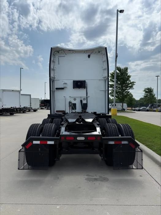 2022 Peterbilt 579 in Springfield, MO, MO — photo 8