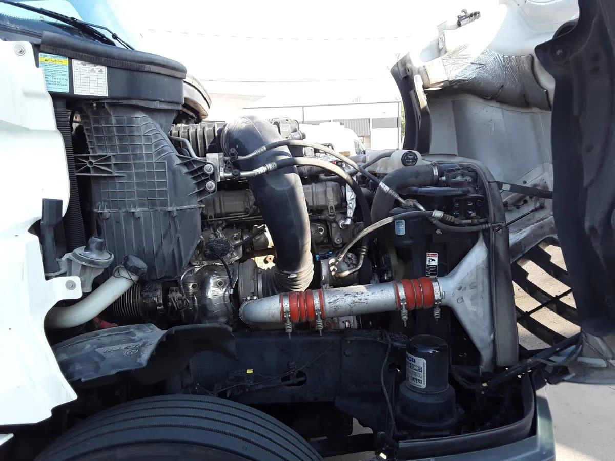 2022 Freightliner Cascadia in Dallas, TX — photo 9