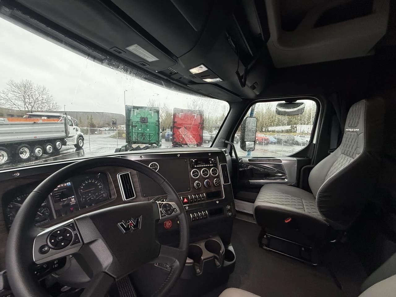 2024 Western Star 47X in Spokane, WA — photo 9