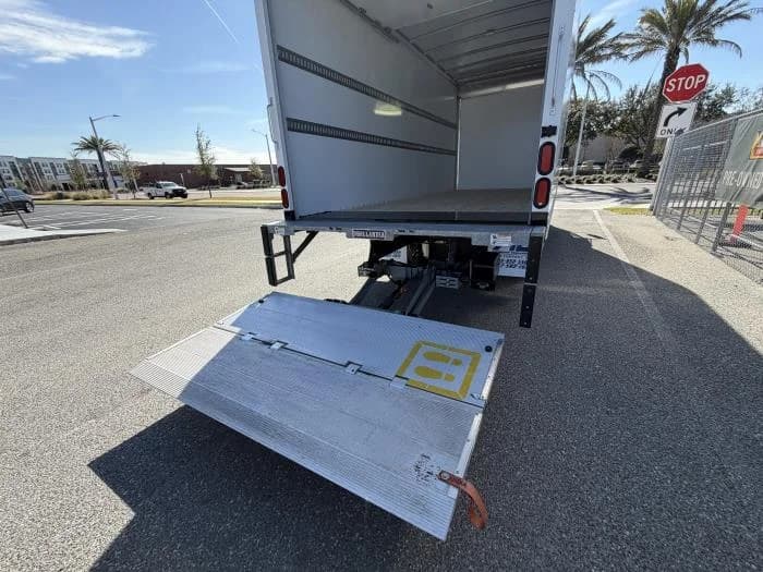 2025 Isuzu NRR in Orlando, FL — photo 7