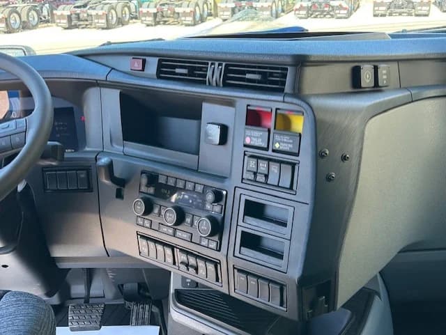 2026 Volvo in Commerce City, CO — photo 10