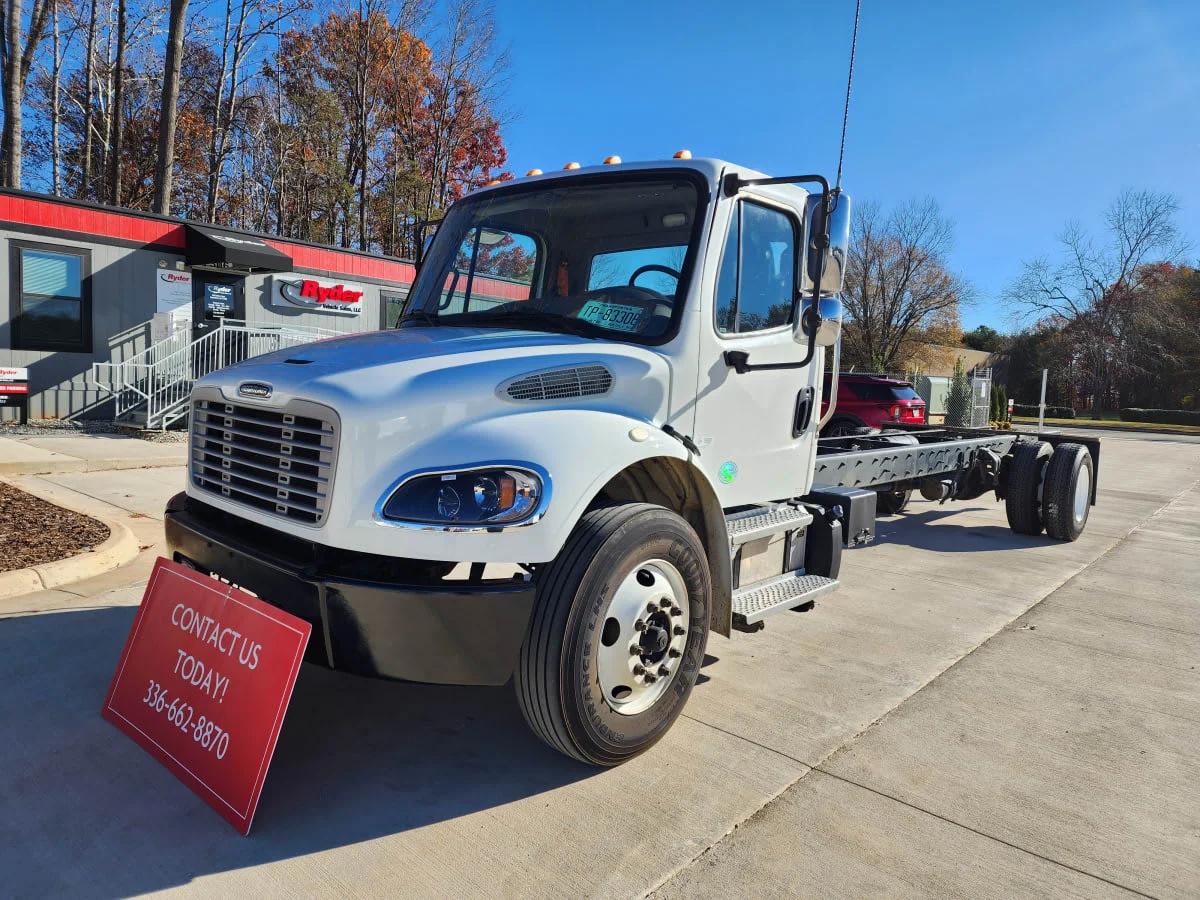 2019 Freightliner M2 106