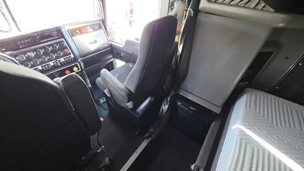 2023 Kenworth W900 in Portland, OR — photo 17