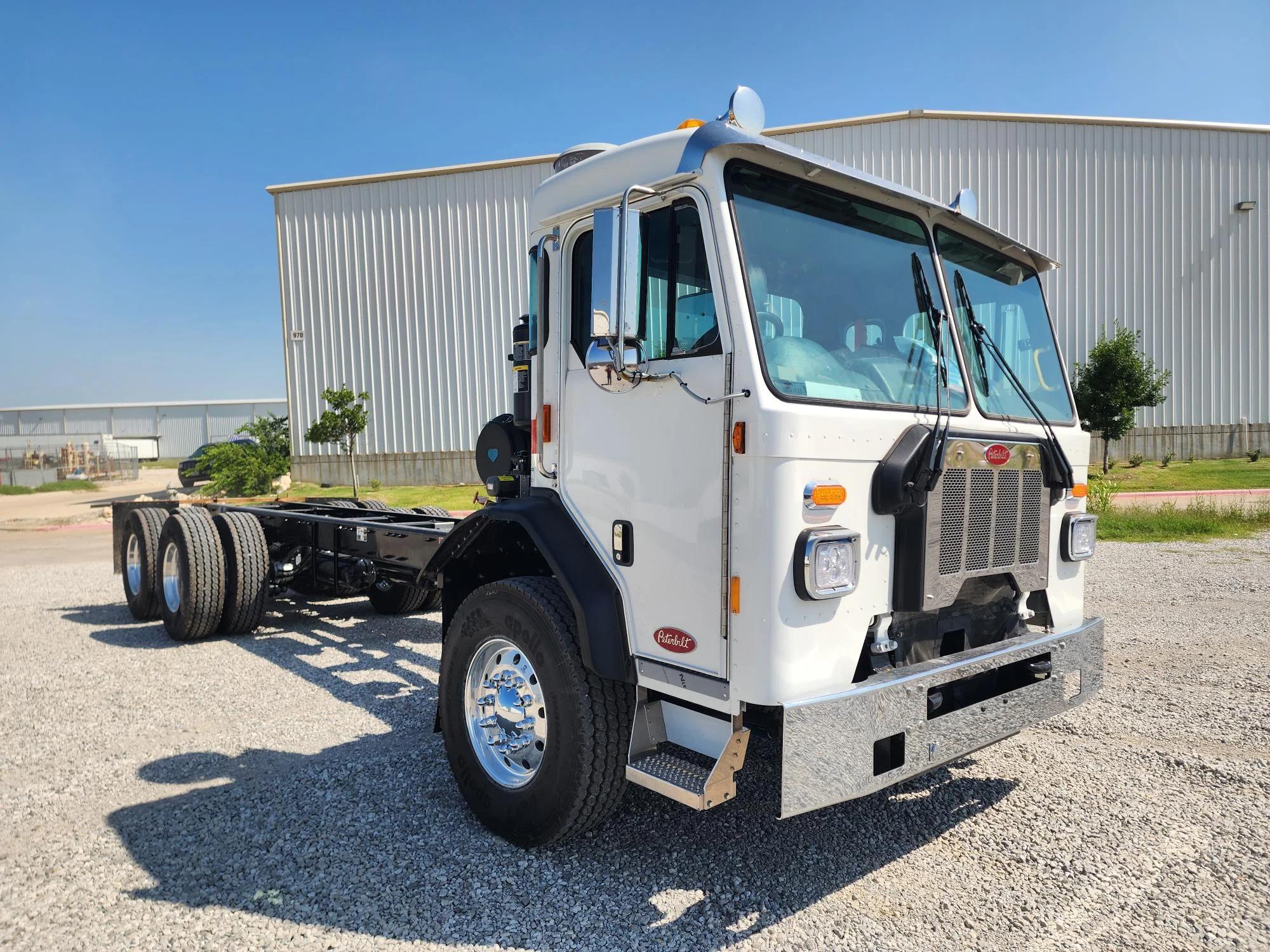 2026 Peterbilt 520