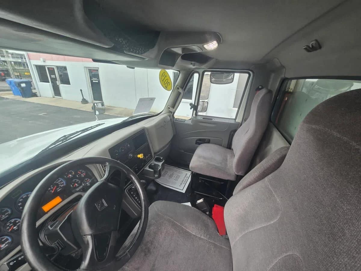 2019 International 4300 in Tampa, FL — photo 8