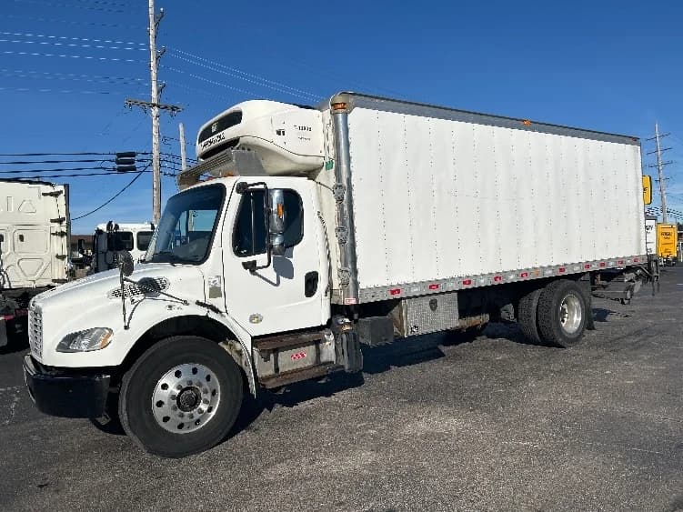 2018 Freightliner M2 106 in Chicago (Melrose Park), IL — photo 3