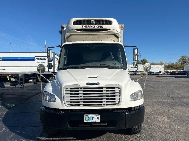 2018 Freightliner M2 106 in Chicago (Melrose Park), IL — photo 2