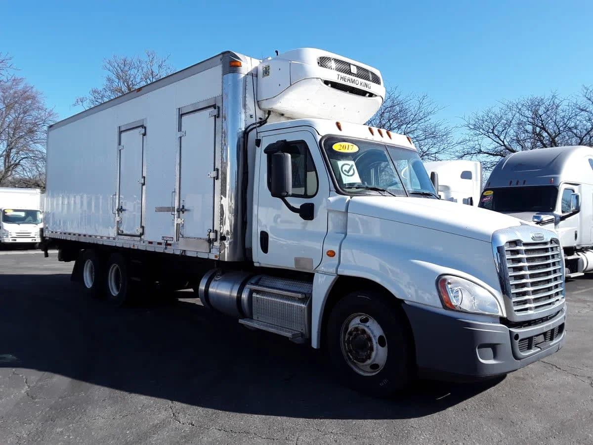 2017 Freightliner Cascadia in Hilliard, OH — photo 3