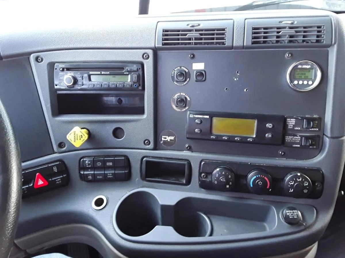 2017 Freightliner Cascadia in Hilliard, OH — photo 16