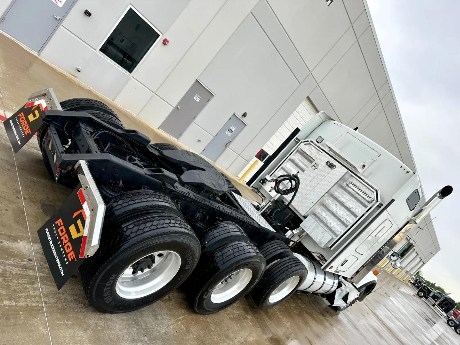 2012 Kenworth T800 in Hutchins, TX — photo 11