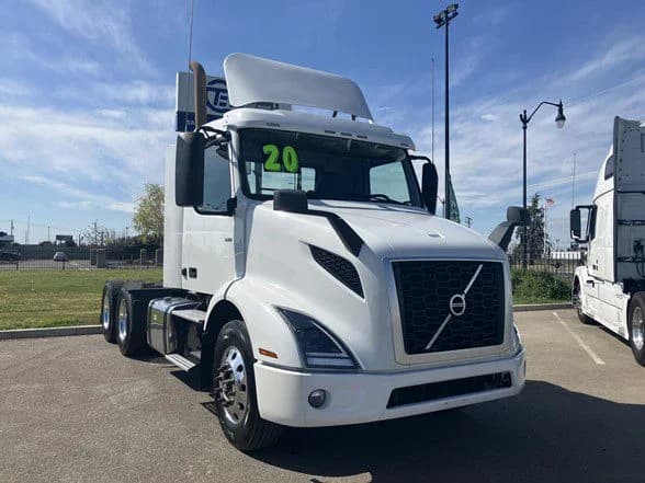2020 Volvo VNR 640 in Stockton, CA