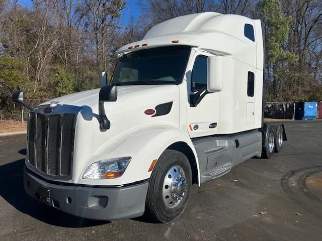 2021 Peterbilt 579 in Charlotte, NC