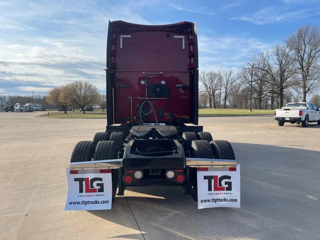 2023 Peterbilt 579 in Louisville, KY — photo 4