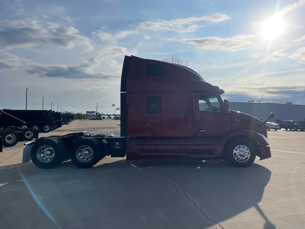 2023 Peterbilt 579 in Louisville, KY — photo 6