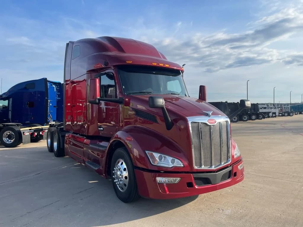 2023 Peterbilt 579 in Louisville, KY — photo 7