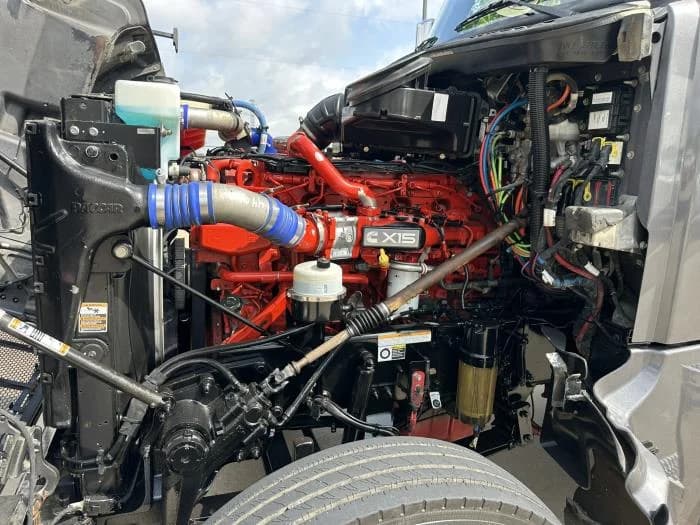 2021 Peterbilt 567 — photo 12
