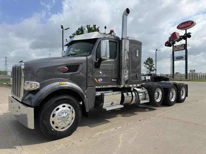 2021 Peterbilt 567 — photo 2
