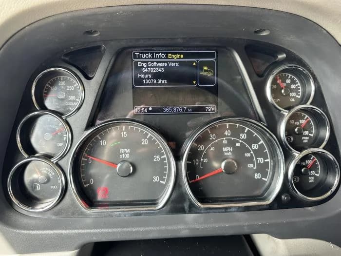 2021 Peterbilt 567 — photo 16