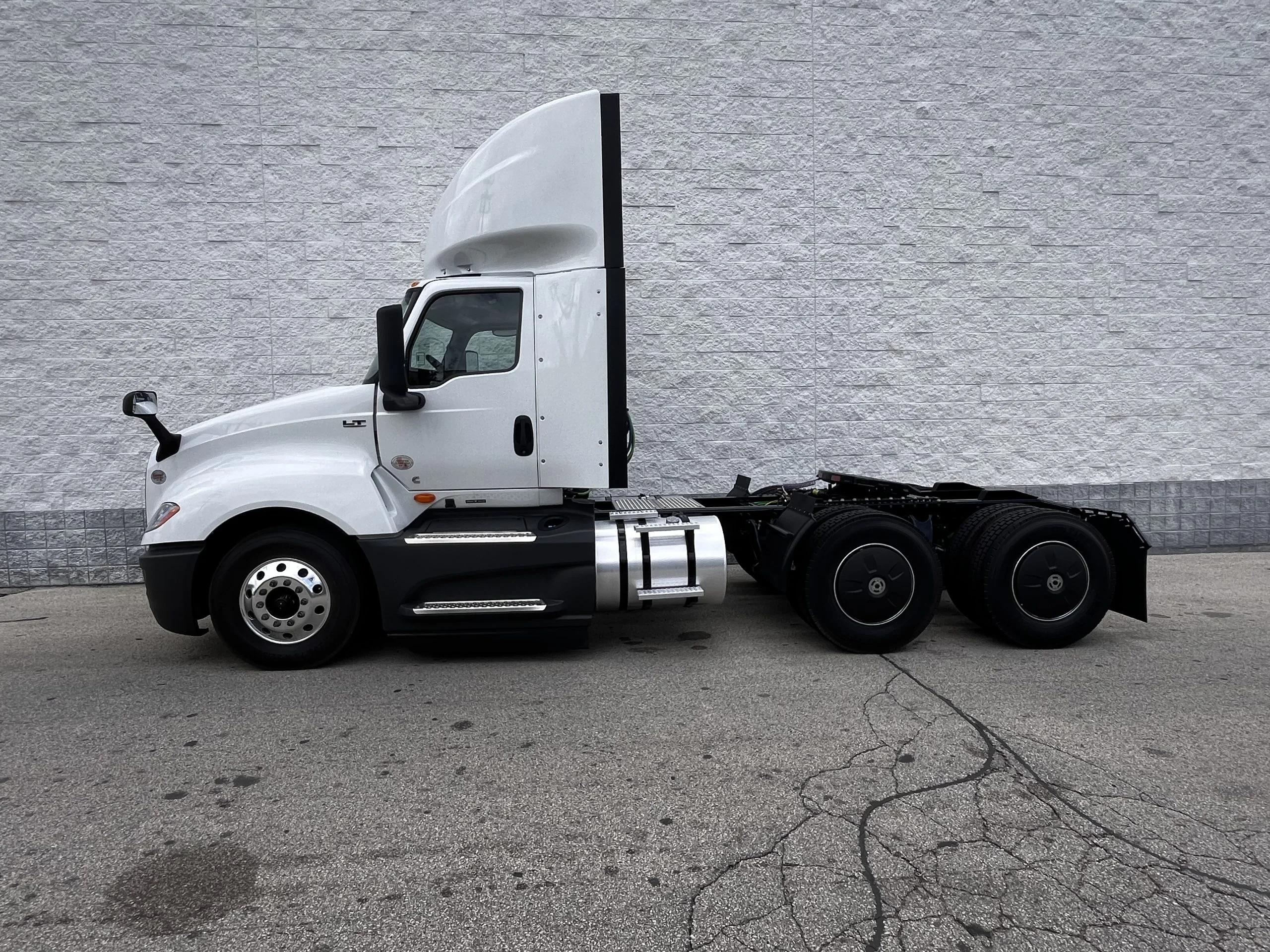 2025 International LT — photo 5