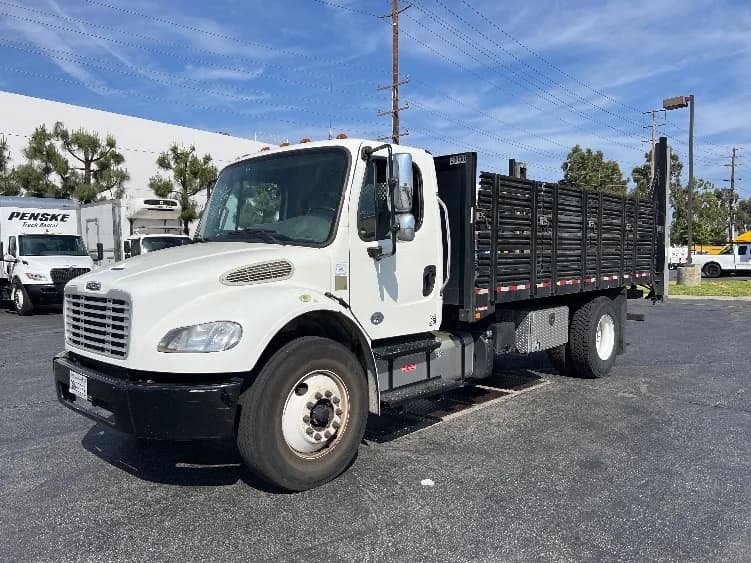 2019 Freightliner M2 106 in Torrance, CA — photo 3