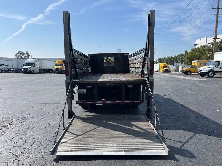 2019 Freightliner M2 106 in Torrance, CA — photo 8