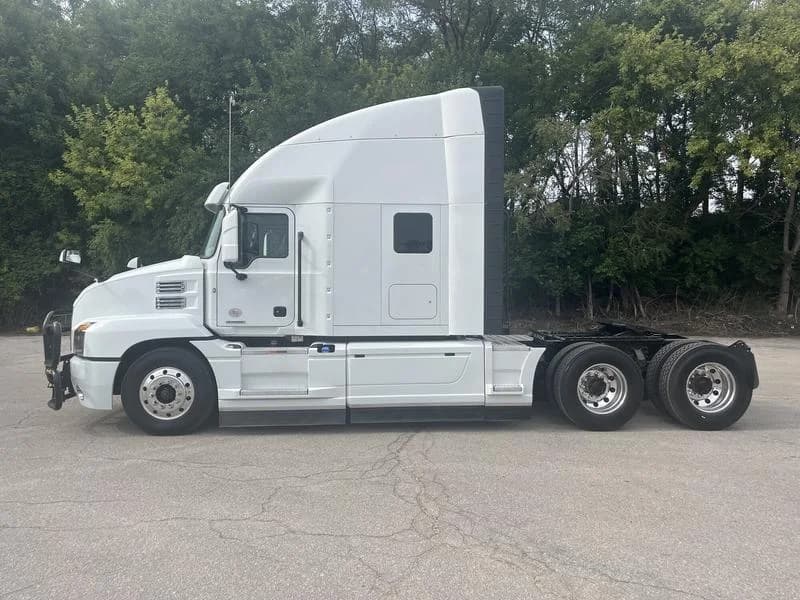 2023 Mack Anthem in Cedar Rapids — photo 2
