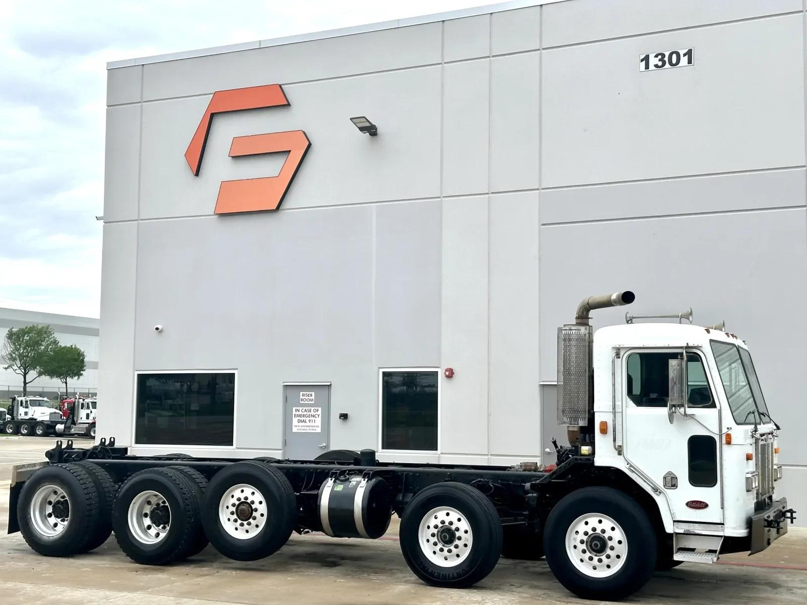 2002 Peterbilt 