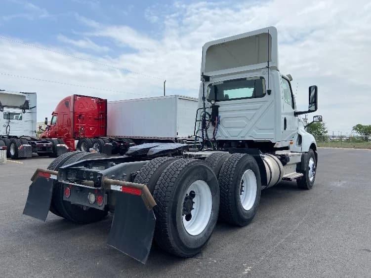 2019 International LT in San Antonio, TX — photo 7