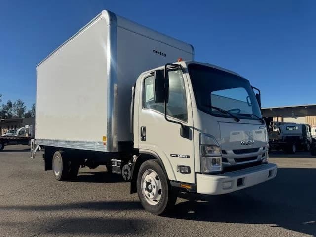 2025 Isuzu NRR in Fontana, CA — photo 4