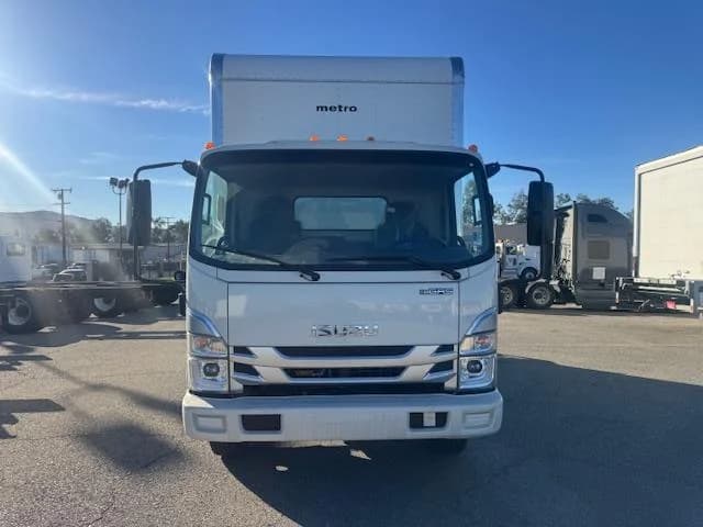 2025 Isuzu NRR in Fontana, CA — photo 3