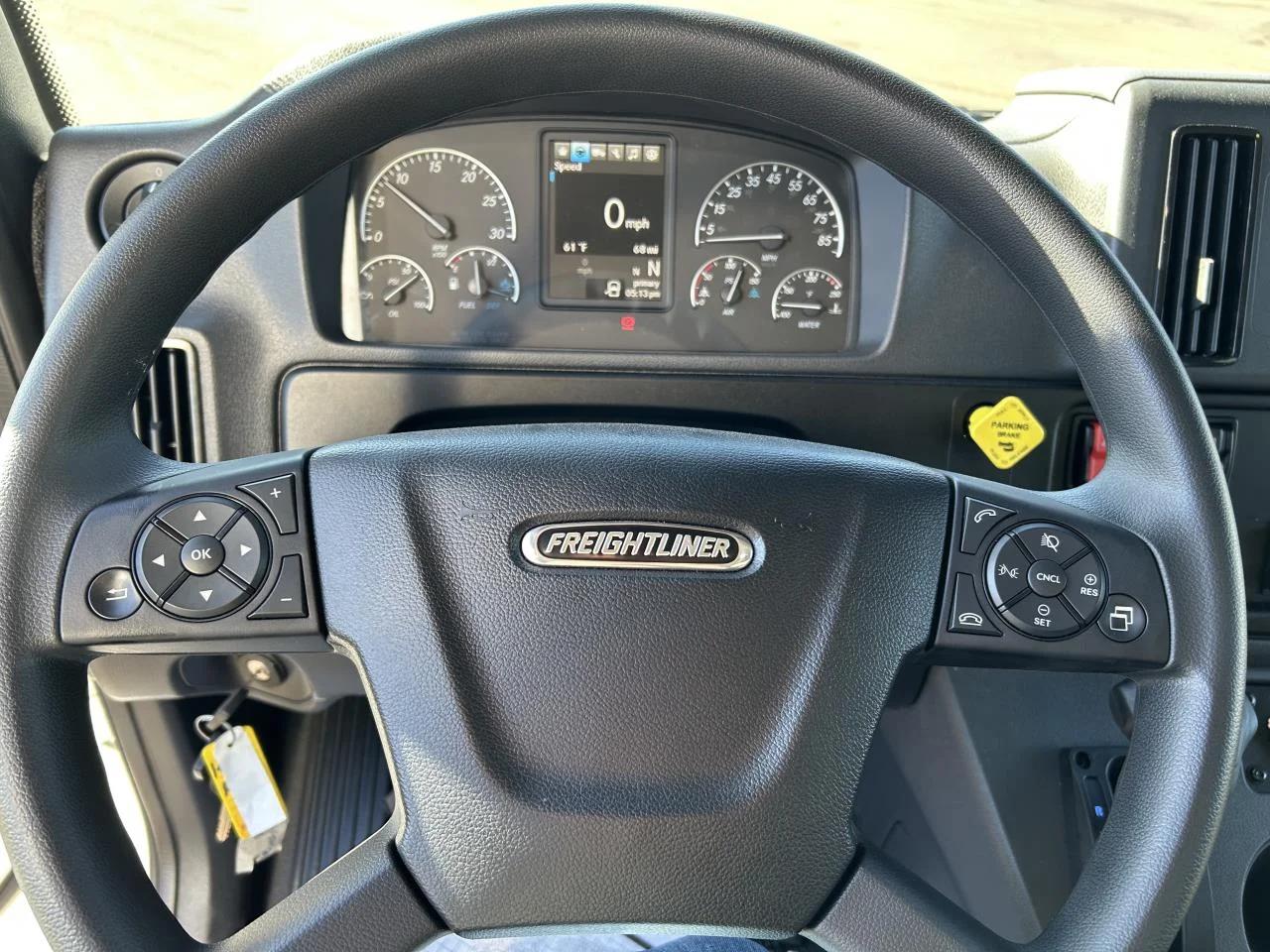 2025 Freightliner M2 106 in Mount Vernon, WA — photo 9