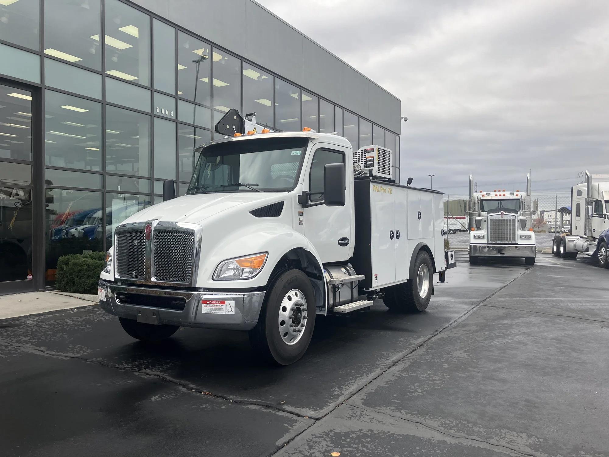 2025 Kenworth T280